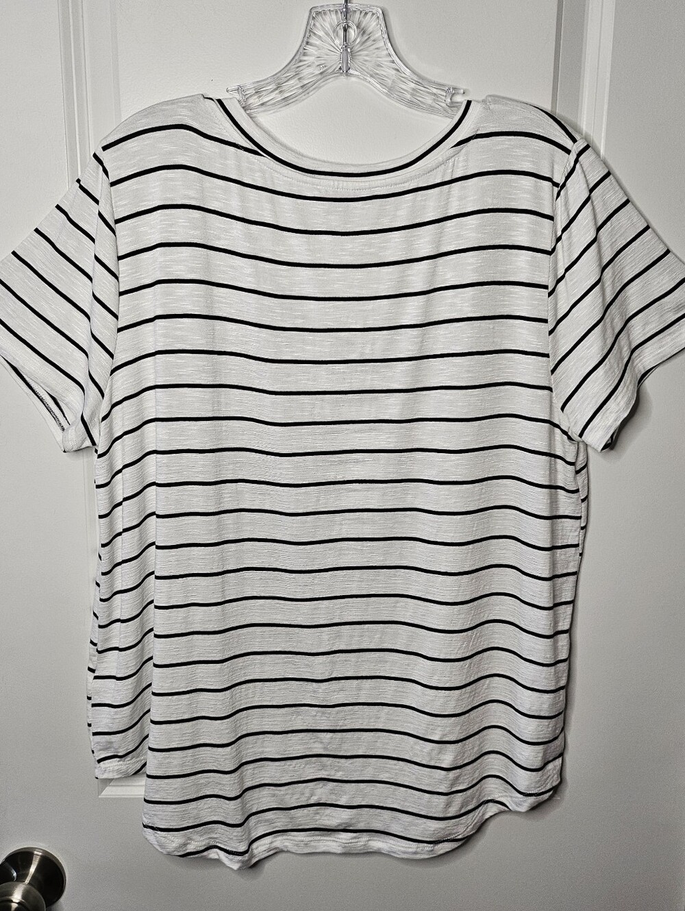 Green Envelope XL Striped V Neck Tee White Black Short Sleeve Soft Stretch Top - Picture 5 of 10